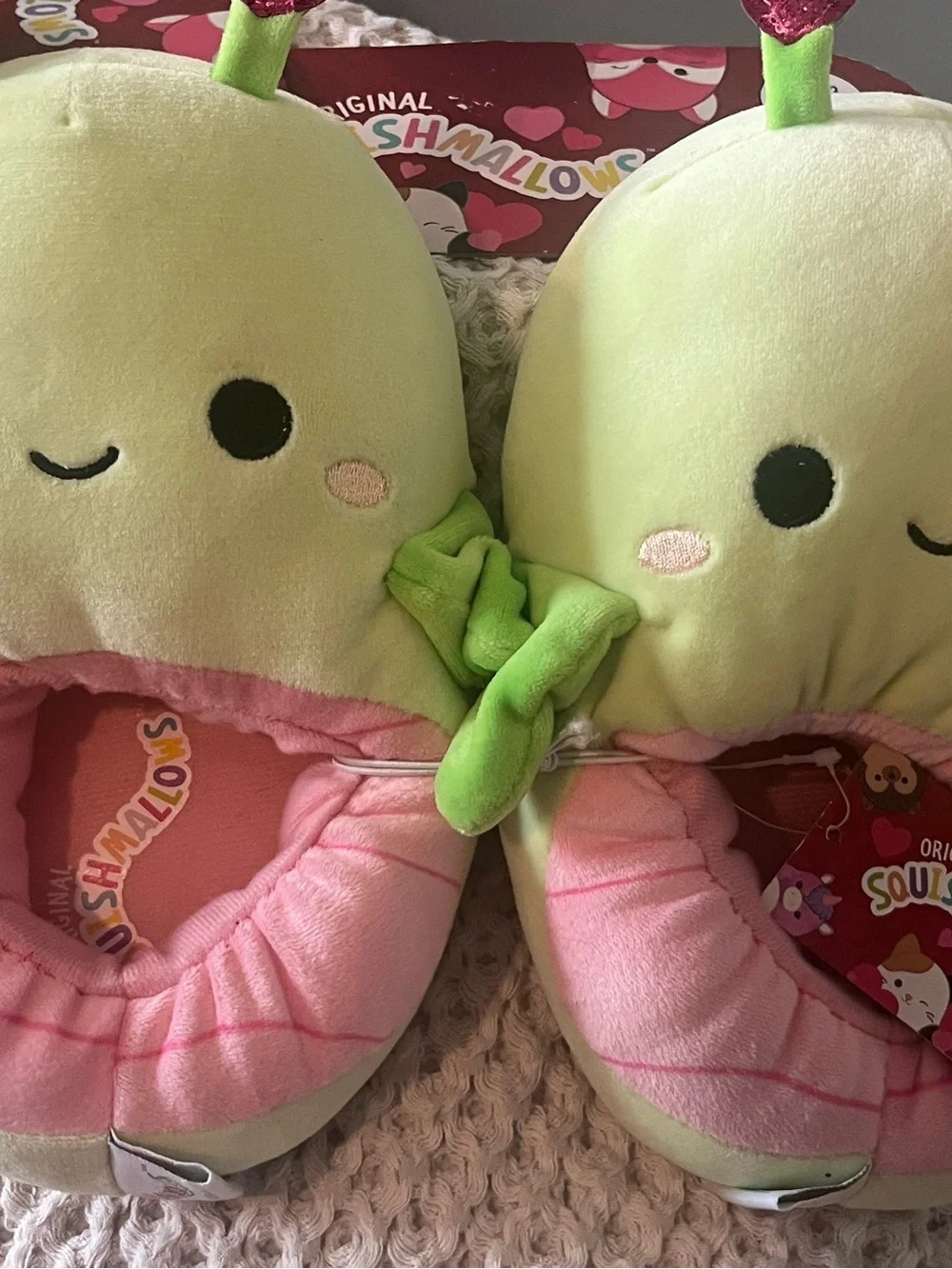 Squishmallows Plush Avocado children’s slippers- Green & Pink 408